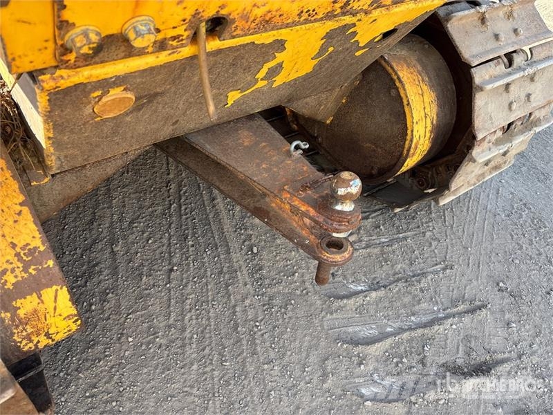 Komatsu D39EX-21 Crawler Dozer Гусеничные бульдозеры