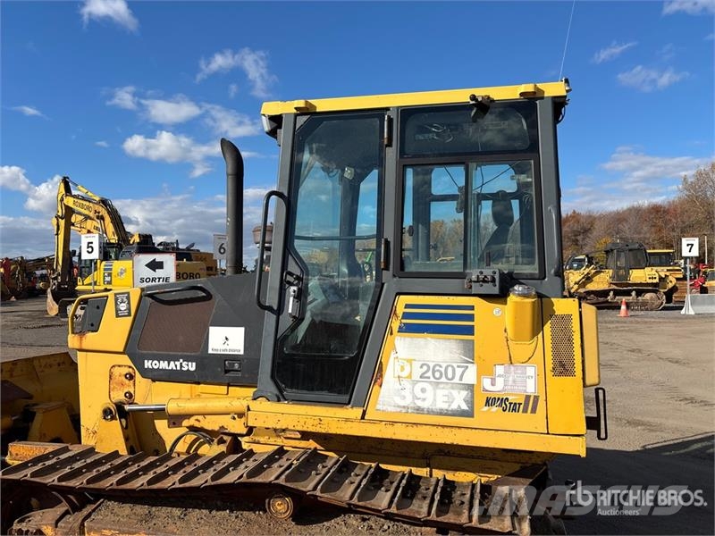 Komatsu D39EX-21 Crawler Dozer Гусеничные бульдозеры