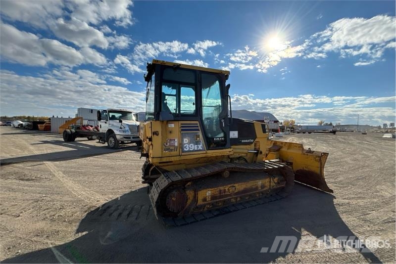 Komatsu D39EX-21 Crawler Dozer Гусеничные бульдозеры