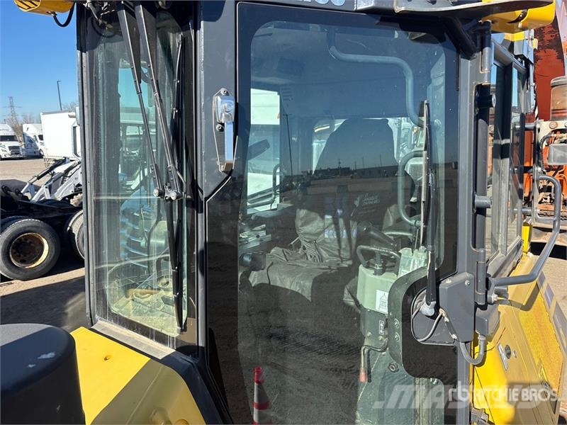 Komatsu D51EX-24 Crawler Dozer Bulldozer