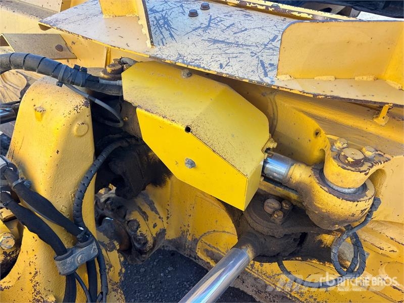 Komatsu D51EX-24 Crawler Dozer Bulldozer