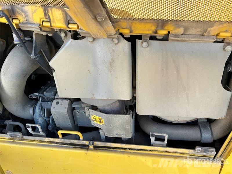 Komatsu D65PXI-18 Crawler Dozer Bulldozer