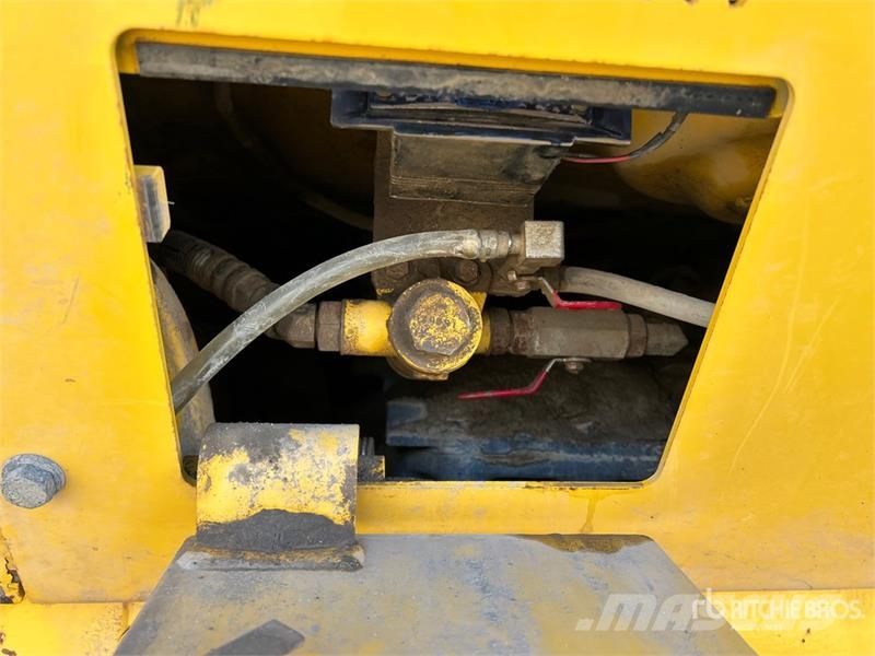 Komatsu D65PXI-18 Crawler Dozer Bulldozer