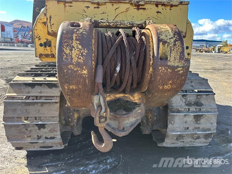 Komatsu D68E-1 ブルドーザー