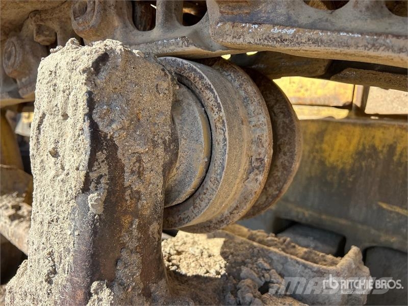 Komatsu D68E-1 ブルドーザー