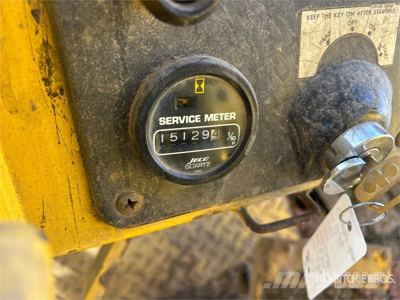 Komatsu D68E-1 ブルドーザー