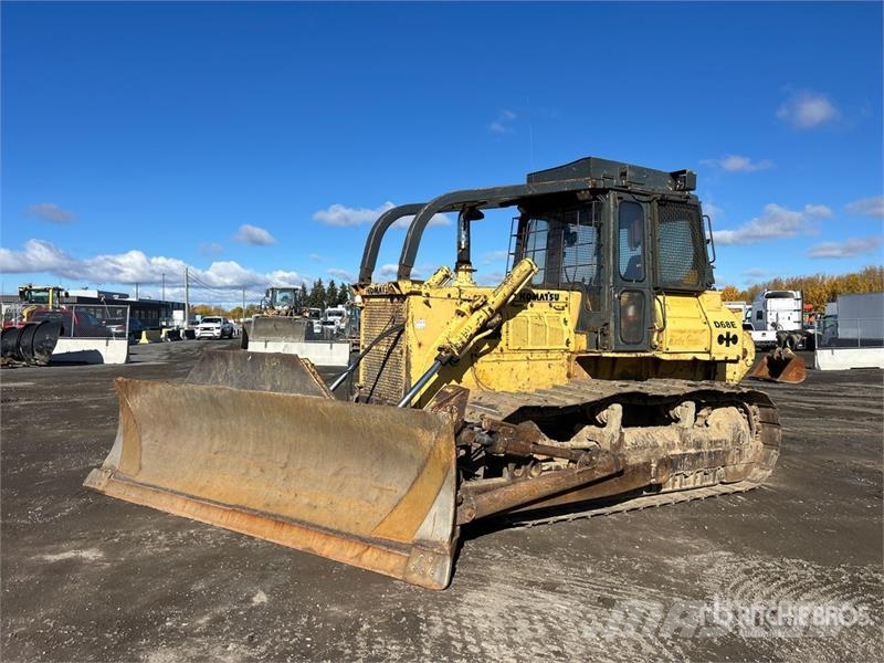Komatsu D68E-1 ブルドーザー