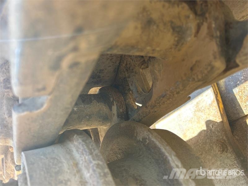 Komatsu D68E-1 ブルドーザー