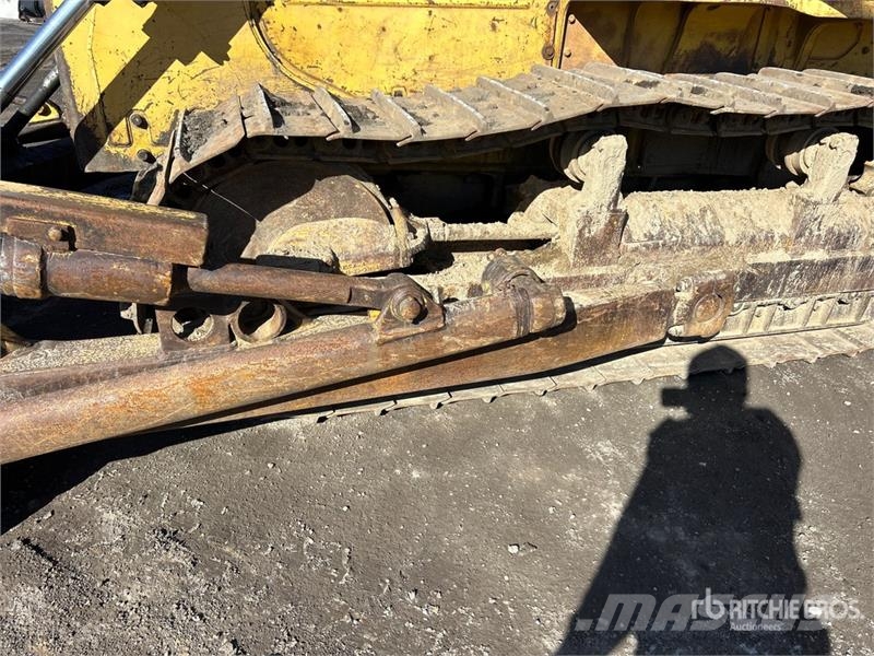 Komatsu D68E-1 ブルドーザー