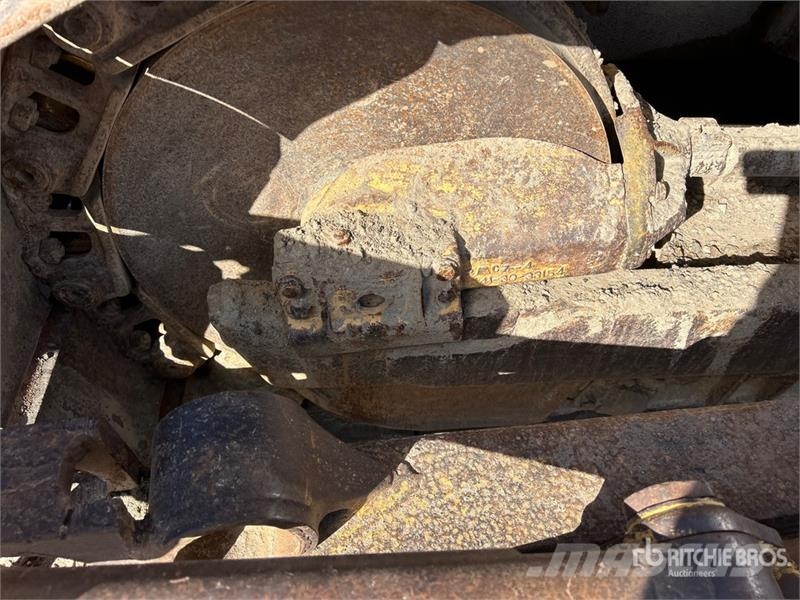 Komatsu D68E-1 ブルドーザー