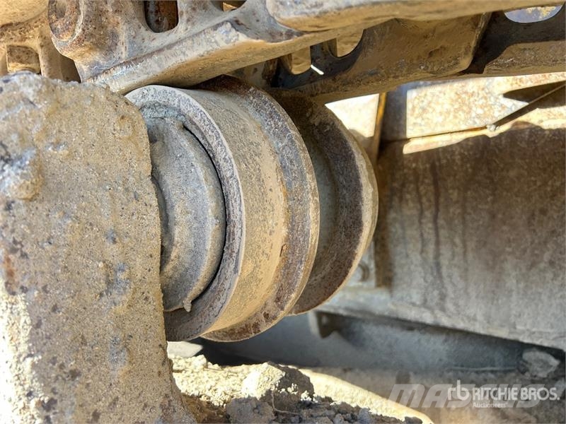 Komatsu D68E-1 ブルドーザー