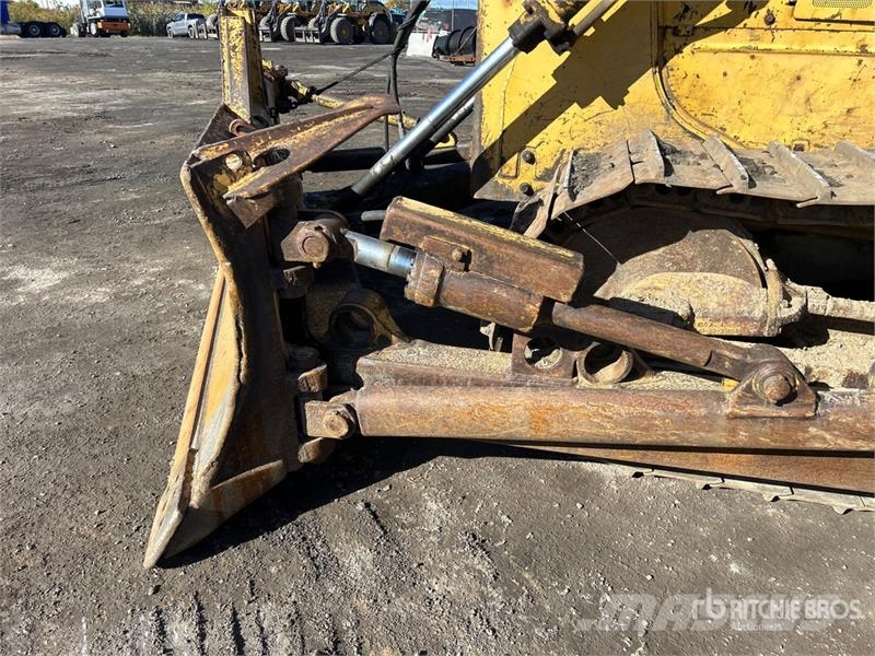 Komatsu D68E-1 ブルドーザー