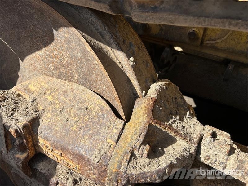 Komatsu D68E-1 ブルドーザー