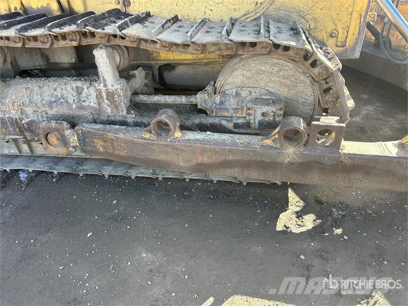 Komatsu D68E-1 ブルドーザー