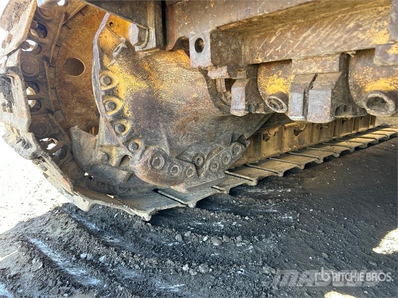 Komatsu D68E-1 ブルドーザー