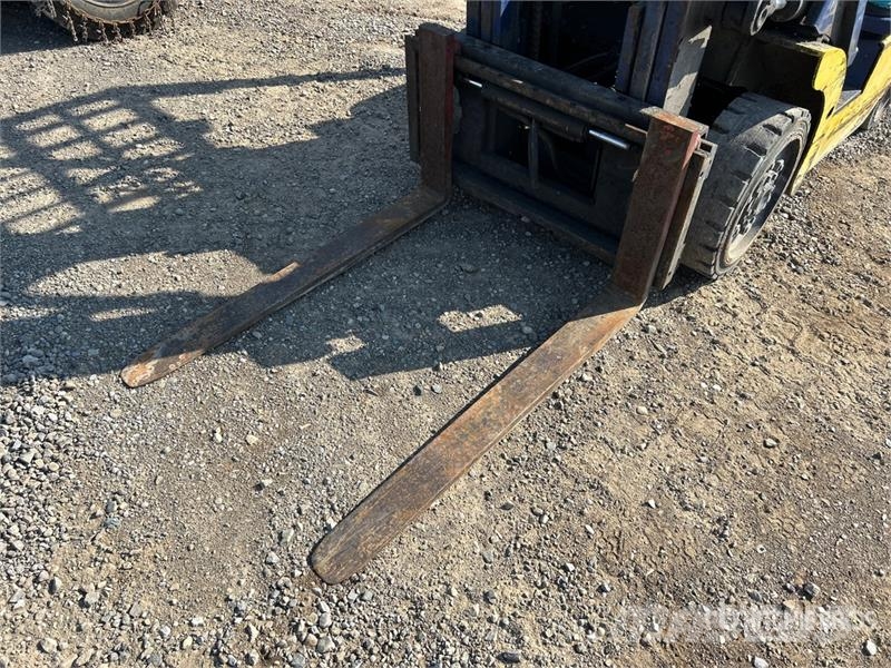 Komatsu FG25ST-12 4660 lb Cushion Tire Forklift Muut haarukkatrukit