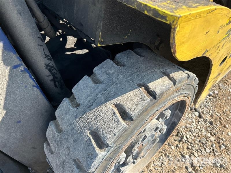Komatsu FG25ST-12 4660 lb Cushion Tire Forklift Muut haarukkatrukit