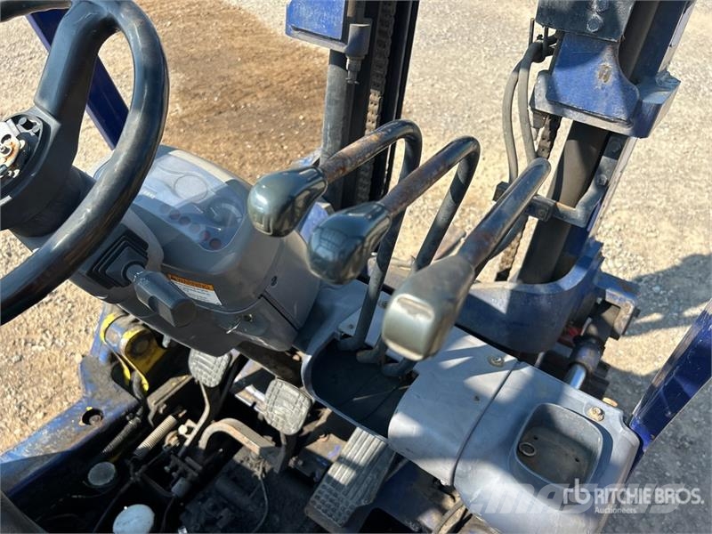 Komatsu FG25ST-12 4660 lb Cushion Tire Forklift Muut haarukkatrukit