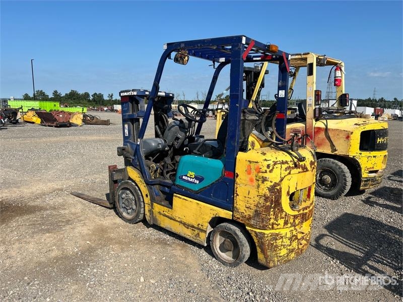 Komatsu FG25ST-12 4660 lb Cushion Tire Forklift Muut haarukkatrukit