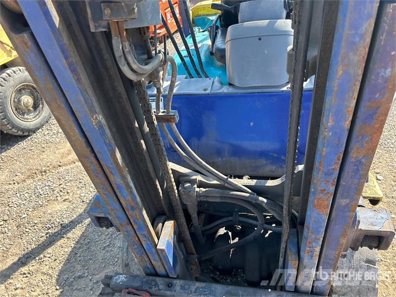 Komatsu FG25ST-12 4660 lb Cushion Tire Forklift Muut haarukkatrukit