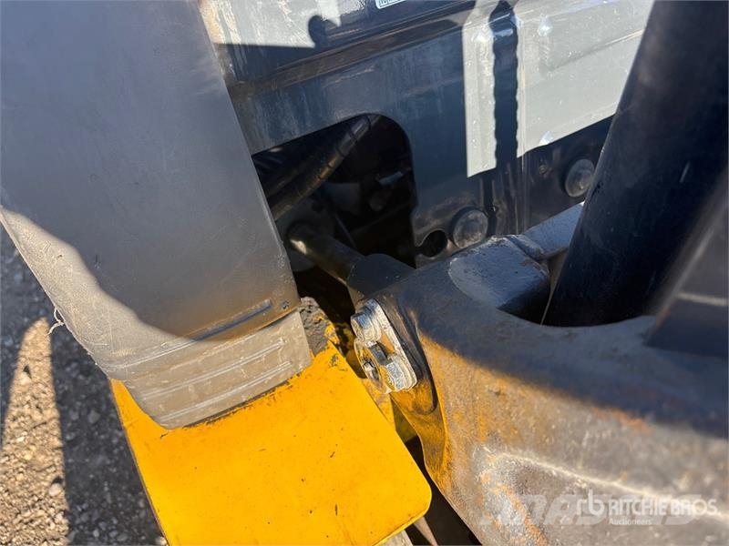Komatsu FG25ST-16 5000 lb Cushion Tire Forklift Muut haarukkatrukit