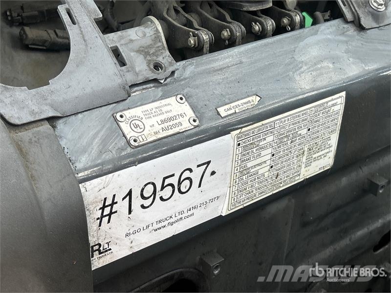 Komatsu FG30HT-16 4700 lb Pneumatic Tire Forklift Muut haarukkatrukit
