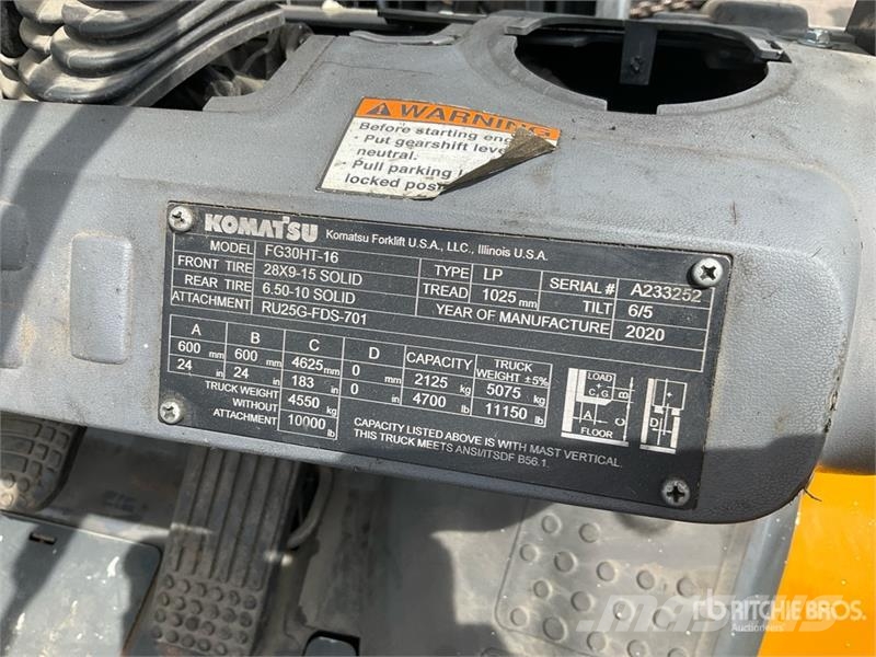 Komatsu FG30HT-16 4700 lb Pneumatic Tire Forklift Muut haarukkatrukit