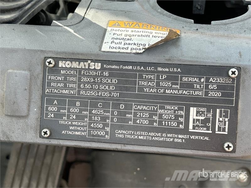 Komatsu FG30HT-16 4700 lb Pneumatic Tire Forklift Muut haarukkatrukit