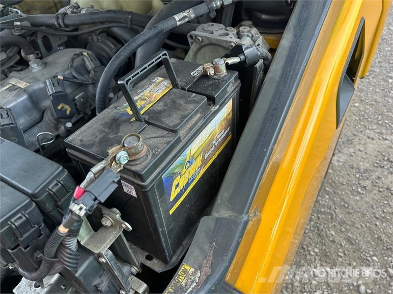 Komatsu FG30HT-16 4700 lb Pneumatic Tire Forklift Muut haarukkatrukit