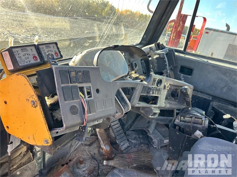 Komatsu HM400-2 Вантажівки-цистерни