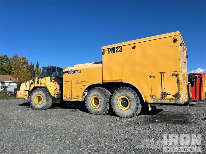Komatsu HM400-2 Tovornjaki cisterne