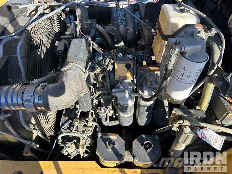 Komatsu HM400-2 Tovornjaki cisterne