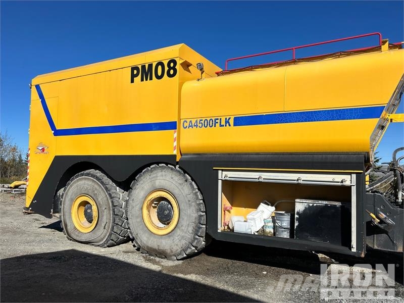 Komatsu HM400-2 Вантажівки-цистерни