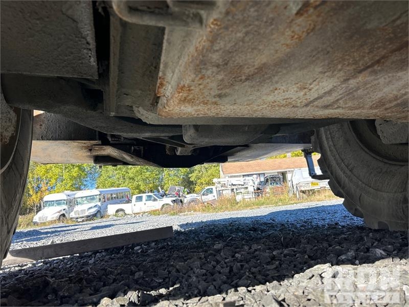 Komatsu HM400-2 Tovornjaki cisterne