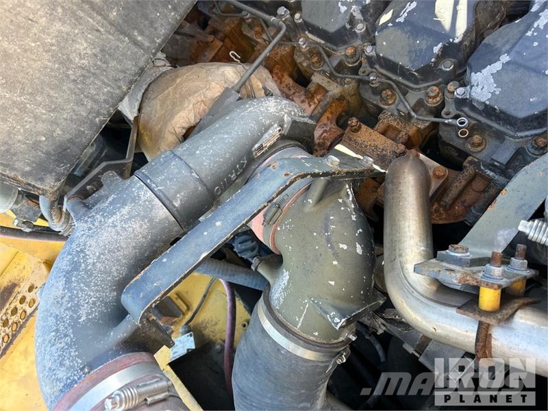 Komatsu HM400-2 Tovornjaki cisterne