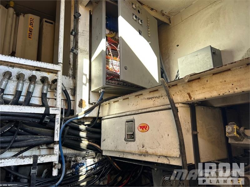 Komatsu HM400-2 Tovornjaki cisterne