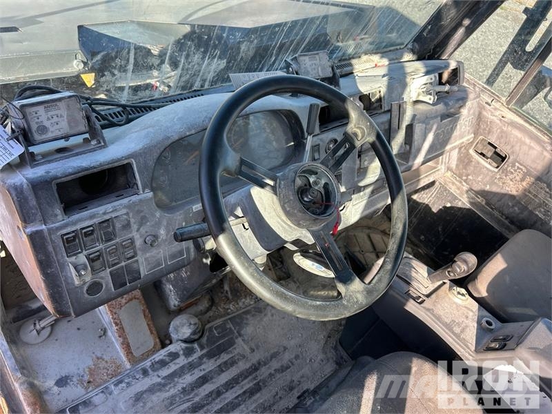 Komatsu HM400-2 Tovornjaki cisterne