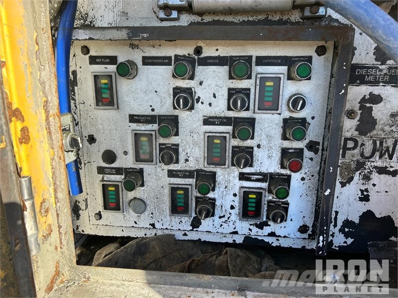 Komatsu HM400-2 Tovornjaki cisterne