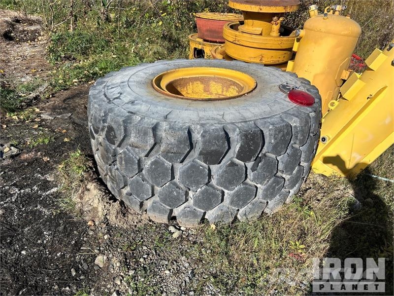 Komatsu HM400-2 Вантажівки-цистерни