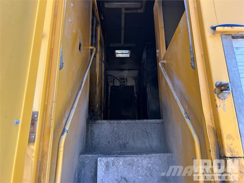 Komatsu HM400-2 Вантажівки-цистерни