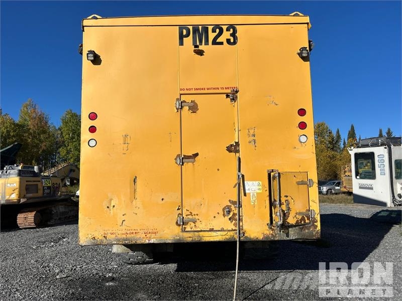 Komatsu HM400-2 Fuel and Lube Truck (Inoperable) Вантажівки-цистерни