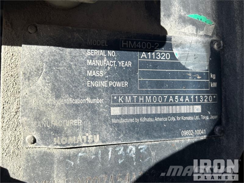 Komatsu HM400-2 Fuel and Lube Truck (Inoperable) Вантажівки-цистерни