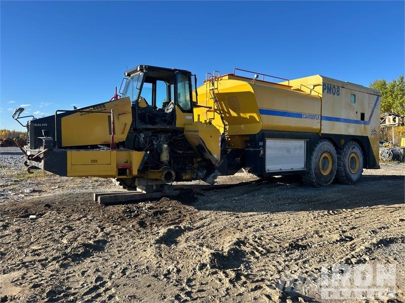 Komatsu HM400-2 Fuel Truck (Inoperable) Вантажівки-цистерни