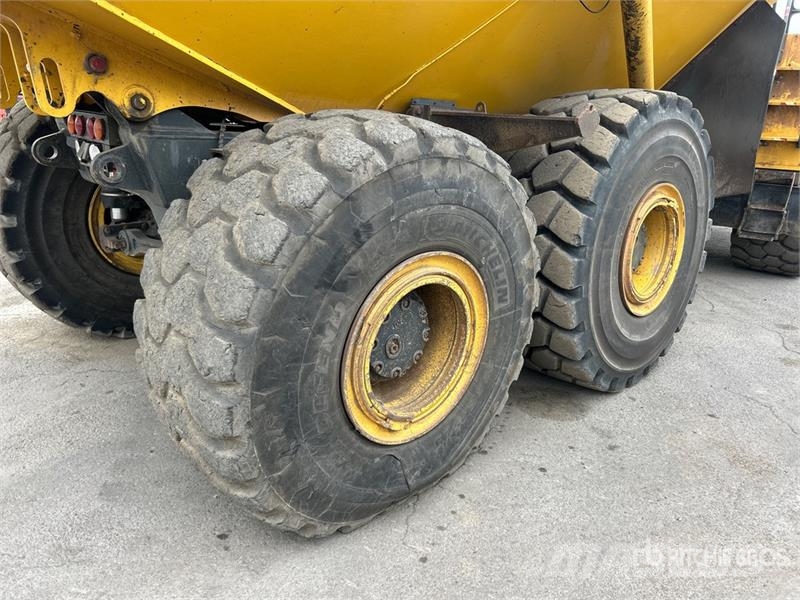 Komatsu HM400-3 Dumper - Knickgelenk