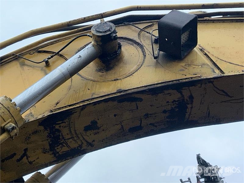Komatsu PC-300 Log Loader 筑床机
