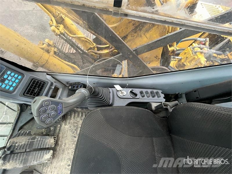 Komatsu PC-300 Log Loader 筑床机