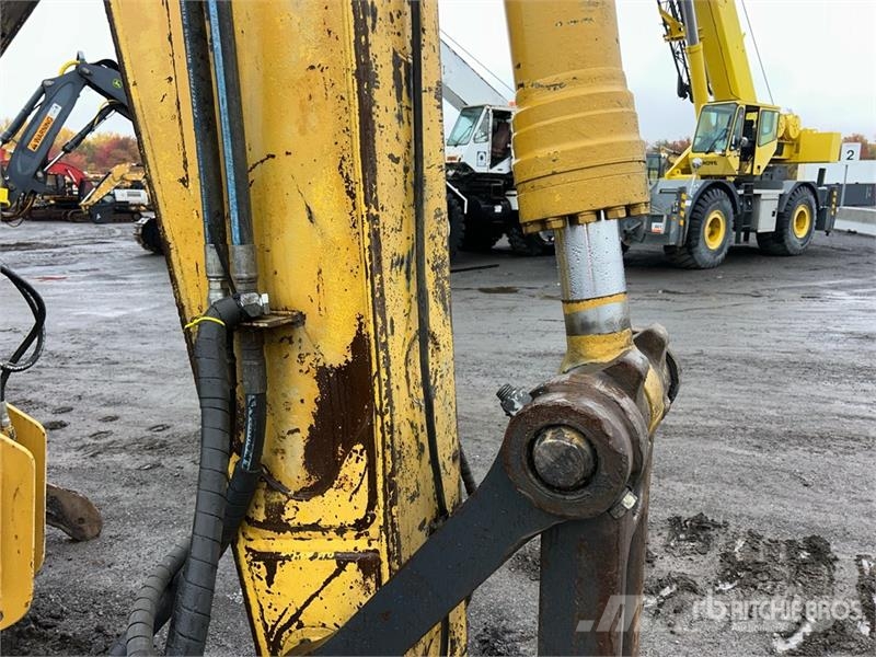 Komatsu PC-300 Log Loader 筑床机