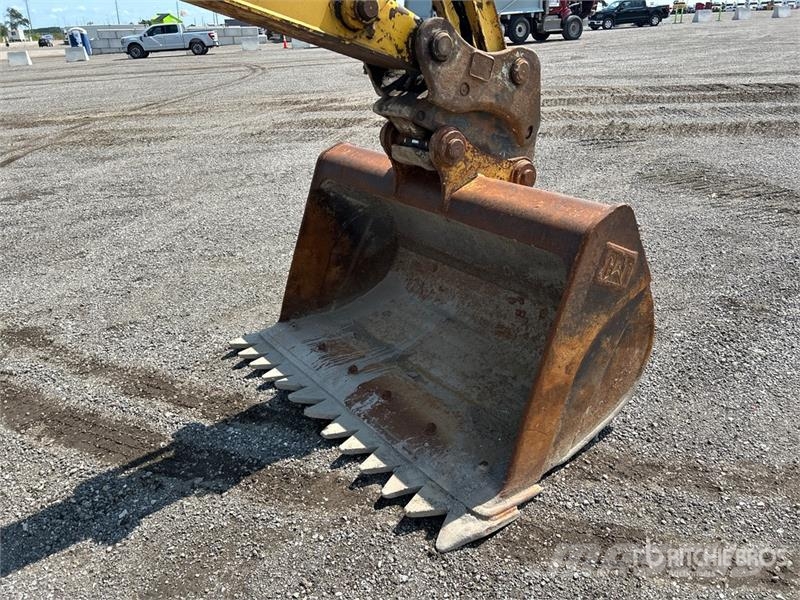 Komatsu PC138USLC-11 Tracked Excavator Beltegraver