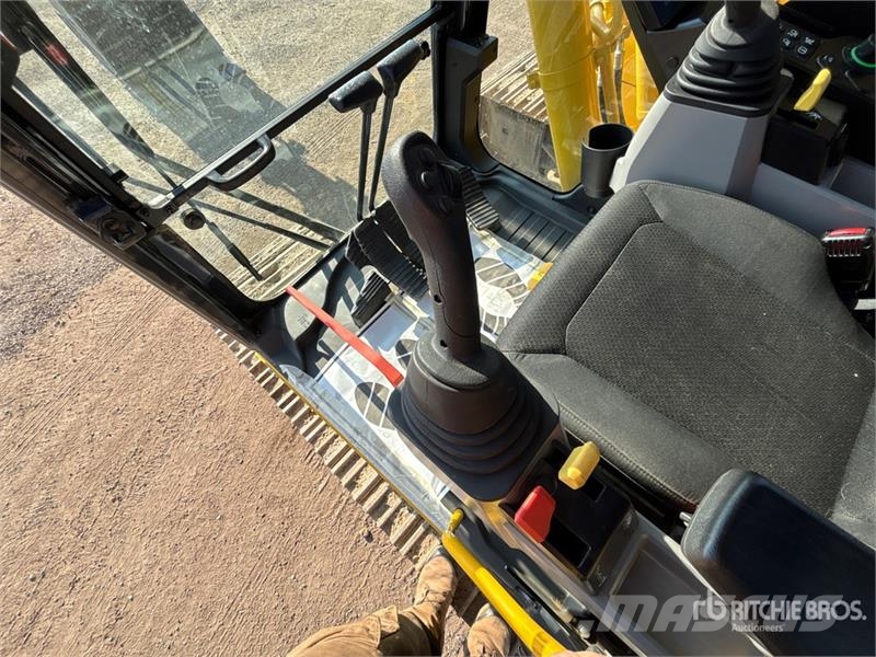 Komatsu PC220LC-12 Tracked Excavator Lánctalpas kotrók