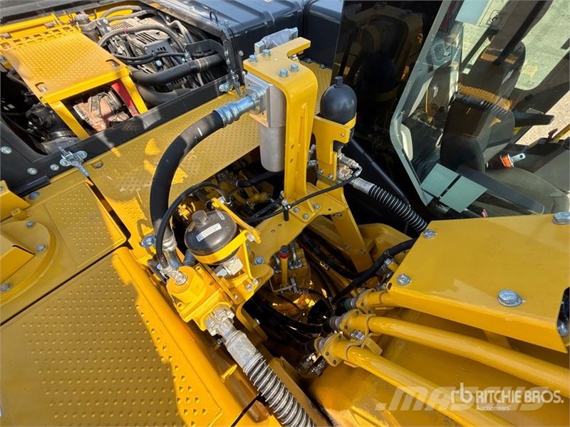 Komatsu PC220LC-12 Tracked Excavator Lánctalpas kotrók
